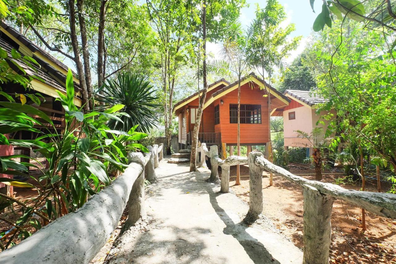 Oyo 604 Ruen Mai Horm Resort Trang Ngoại thất bức ảnh